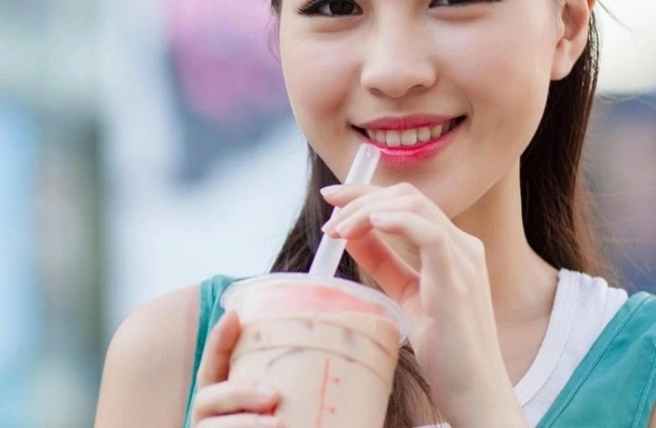 Nâng mũi uống trà sữa trân châu được không? Chuyên gia giải đáp